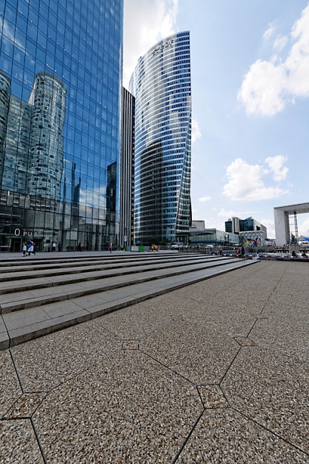 La Défense-AOU14-069